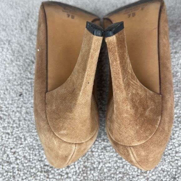 Jean-Claude Jitrois suede heels in great shape. Minimal use - Picture 2 of 7